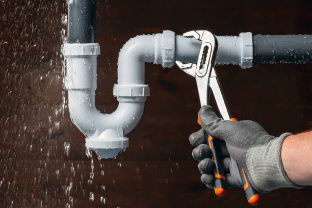 Professional Leak Detection technician working in Hamilton, MO